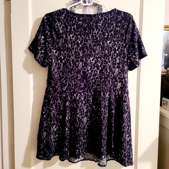Beautiful Torrid Blouse - Picture 3 of 5